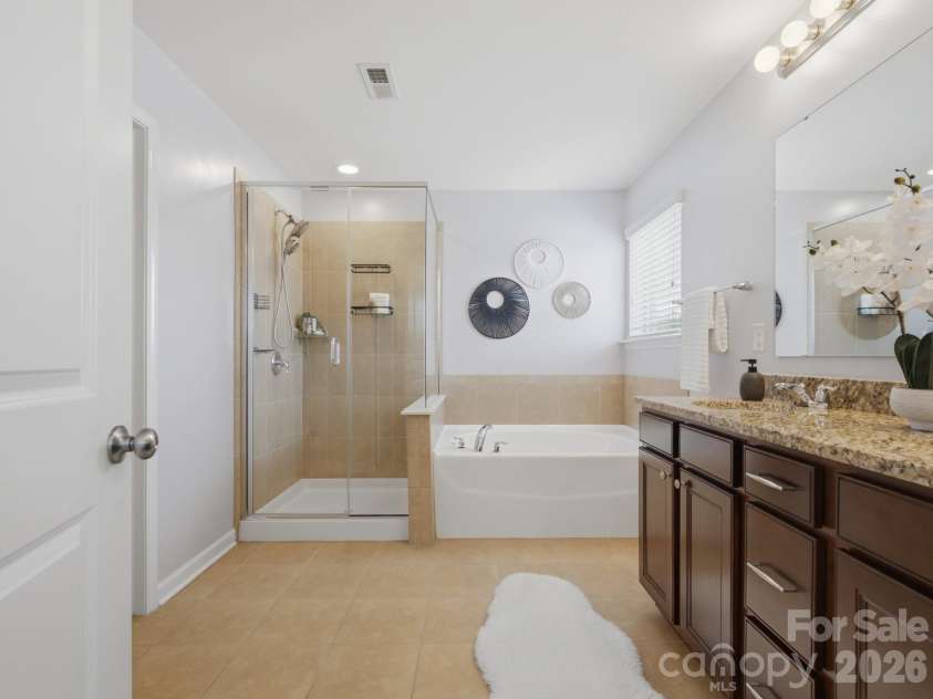 79382 Ridgehaven Road, Lancaster, SC 29720.  MLS# CAR4399768, YatesRealty ID 40023. Primary Bathroom