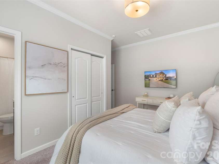 8543 Mccullough Club Drive, Fort Mill, SC 29715.  MLS# CAR4407040, YatesRealty ID 40024. 