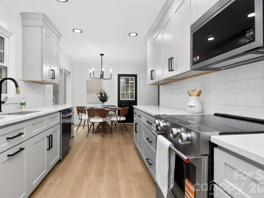 400 Hickok Court, Charlotte, NC 28270.  MLS# CAR4405887, YatesRealty ID 40025. 