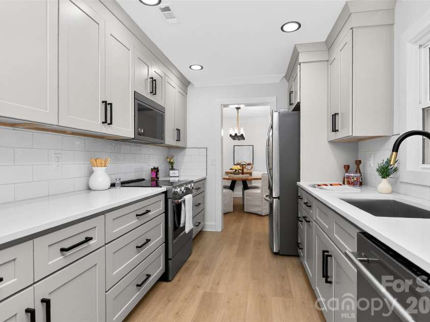 400 Hickok Court, Charlotte, NC 28270.  MLS# CAR4405887, YatesRealty ID 40025. 