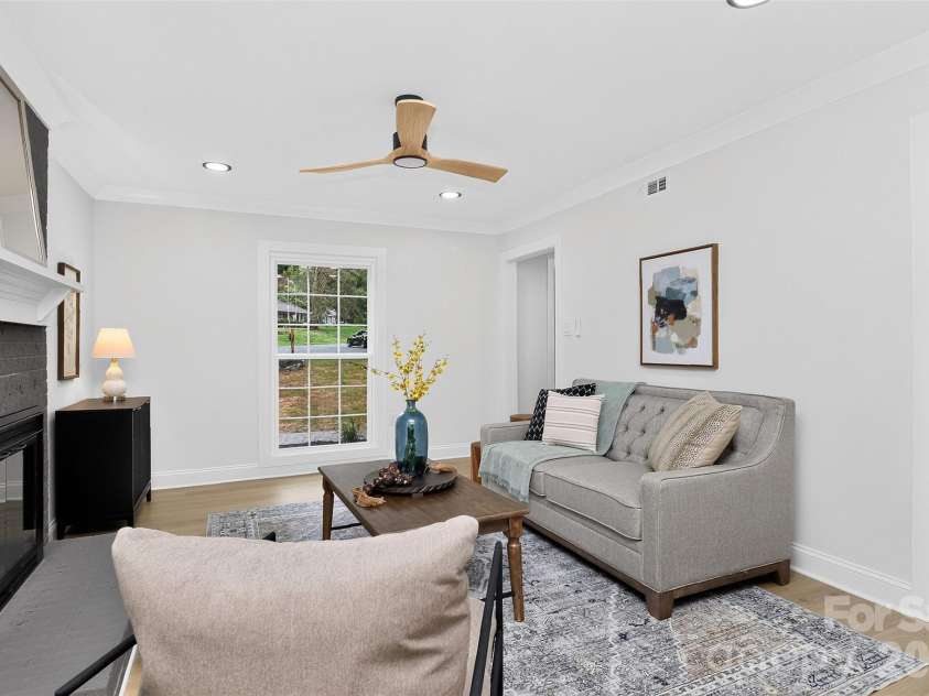400 Hickok Court, Charlotte, NC 28270.  MLS# CAR4405887, YatesRealty ID 40025. 