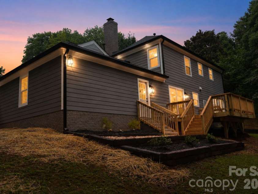 400 Hickok Court, Charlotte, NC 28270.  MLS# CAR4405887, YatesRealty ID 40025. 