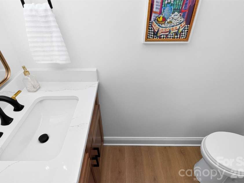 400 Hickok Court, Charlotte, NC 28270.  MLS# CAR4405887, YatesRealty ID 40025. Half Bath on Main