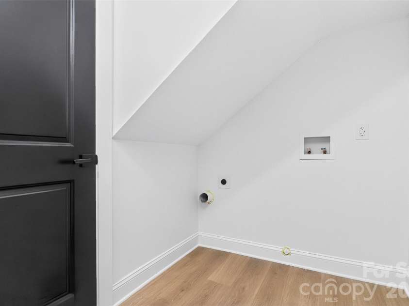 400 Hickok Court, Charlotte, NC 28270.  MLS# CAR4405887, YatesRealty ID 40025. Laundry Closet