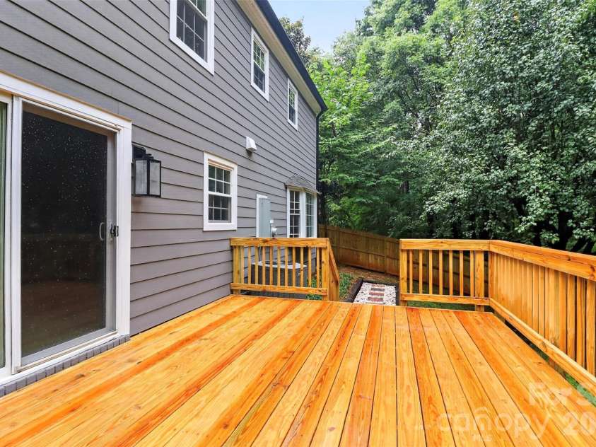 400 Hickok Court, Charlotte, NC 28270.  MLS# CAR4405887, YatesRealty ID 40025. NEW Deck
