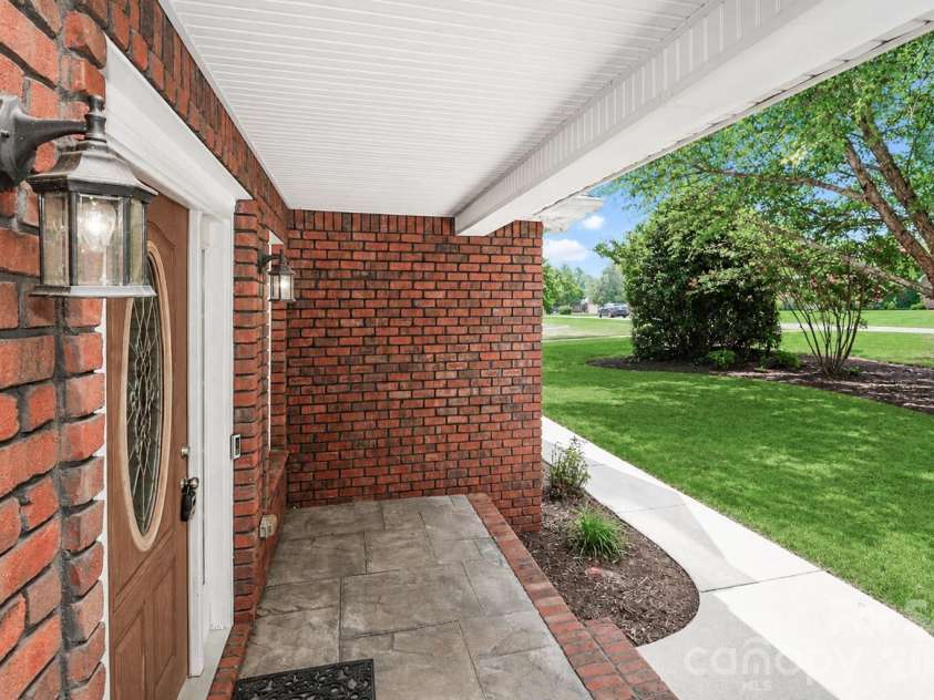 115 Seven Springs Loop, Statesville, NC 28625.  MLS# CAR4406467, YatesRealty ID 40026. 