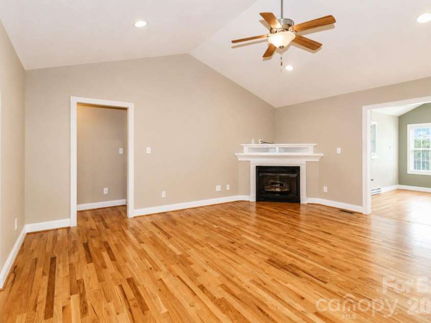 115 Seven Springs Loop, Statesville, NC 28625.  MLS# CAR4406467, YatesRealty ID 40026. 