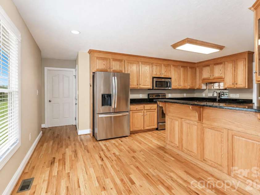 115 Seven Springs Loop, Statesville, NC 28625.  MLS# CAR4406467, YatesRealty ID 40026. 
