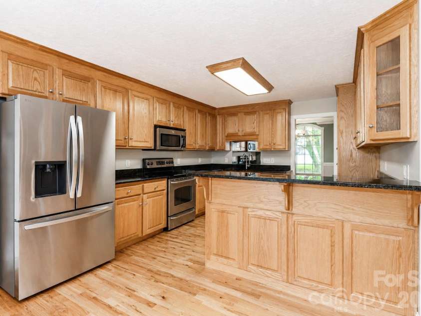 115 Seven Springs Loop, Statesville, NC 28625.  MLS# CAR4406467, YatesRealty ID 40026. 
