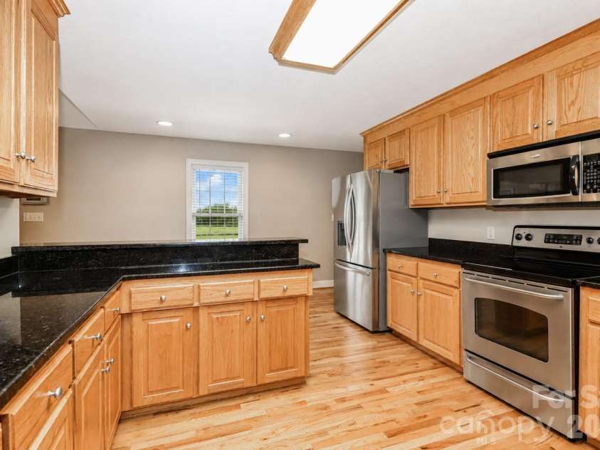 115 Seven Springs Loop, Statesville, NC 28625.  MLS# CAR4406467, YatesRealty ID 40026. 