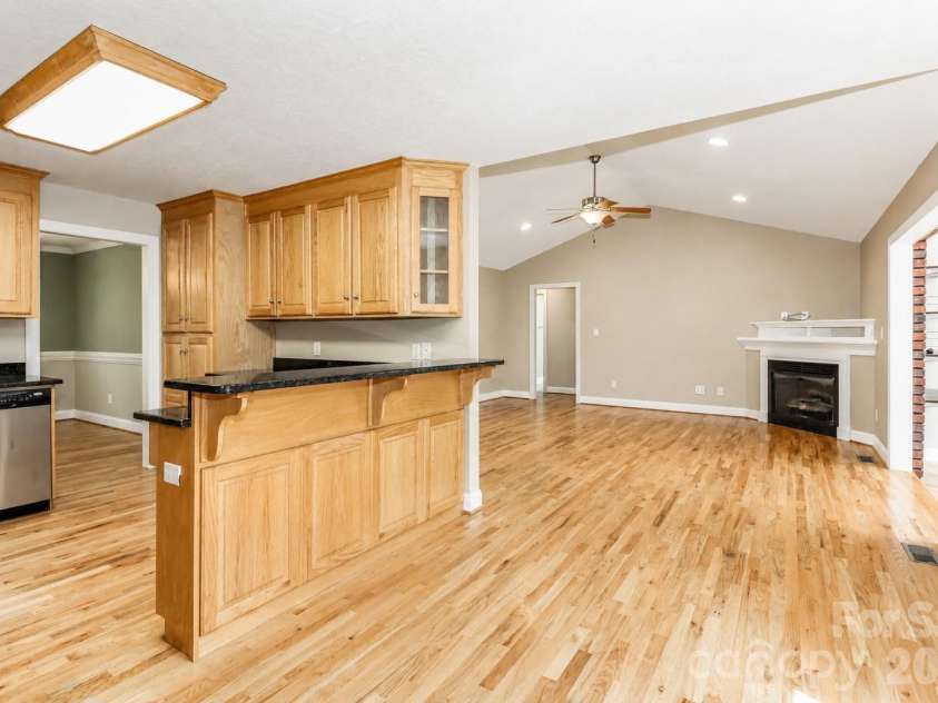 115 Seven Springs Loop, Statesville, NC 28625.  MLS# CAR4406467, YatesRealty ID 40026. 