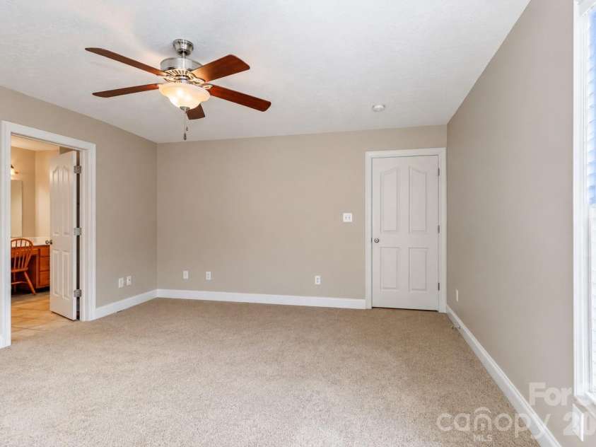 115 Seven Springs Loop, Statesville, NC 28625.  MLS# CAR4406467, YatesRealty ID 40026. 
