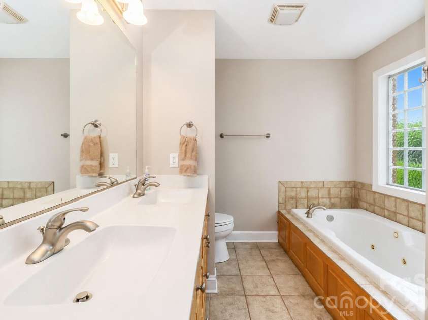 115 Seven Springs Loop, Statesville, NC 28625.  MLS# CAR4406467, YatesRealty ID 40026. 