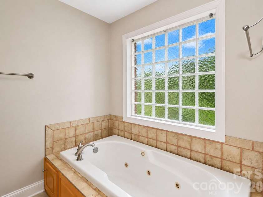 115 Seven Springs Loop, Statesville, NC 28625.  MLS# CAR4406467, YatesRealty ID 40026. 