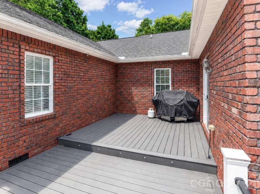115 Seven Springs Loop, Statesville, NC 28625.  MLS# CAR4406467, YatesRealty ID 40026. 