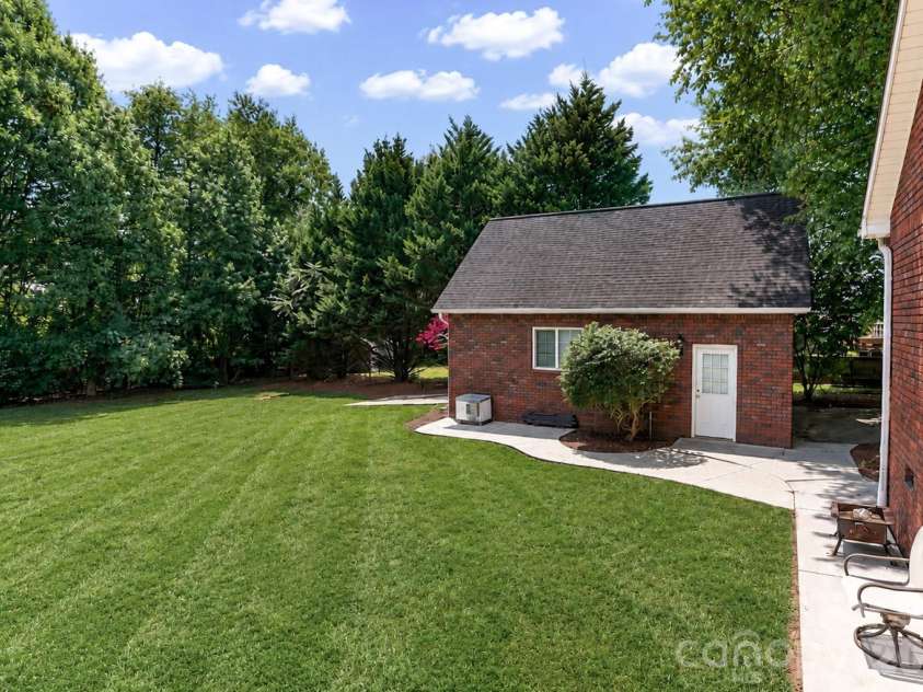 115 Seven Springs Loop, Statesville, NC 28625.  MLS# CAR4406467, YatesRealty ID 40026. 