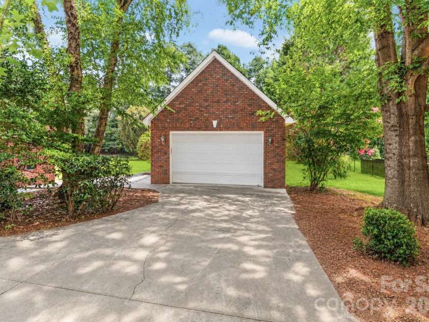 115 Seven Springs Loop, Statesville, NC 28625.  MLS# CAR4406467, YatesRealty ID 40026. 