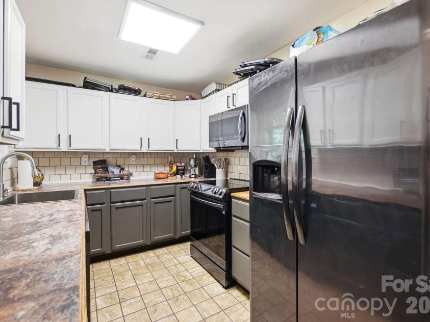 2220 Oldfield Road, Rock Hill, SC 29730.  MLS# CAR4401380, YatesRealty ID 40028. 