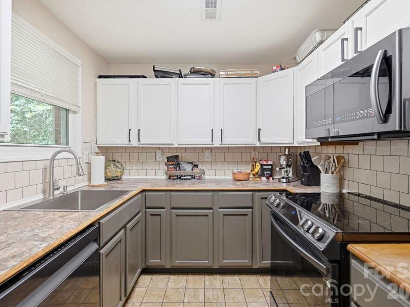 2220 Oldfield Road, Rock Hill, SC 29730.  MLS# CAR4401380, YatesRealty ID 40028. 