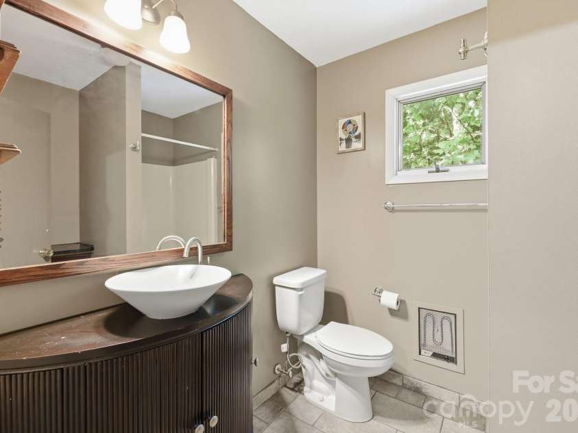 222 Morgan Cove Road, Candler, NC 28715.  MLS# CAR4403982, YatesRealty ID 40029. 2nd Level Full Bathroom