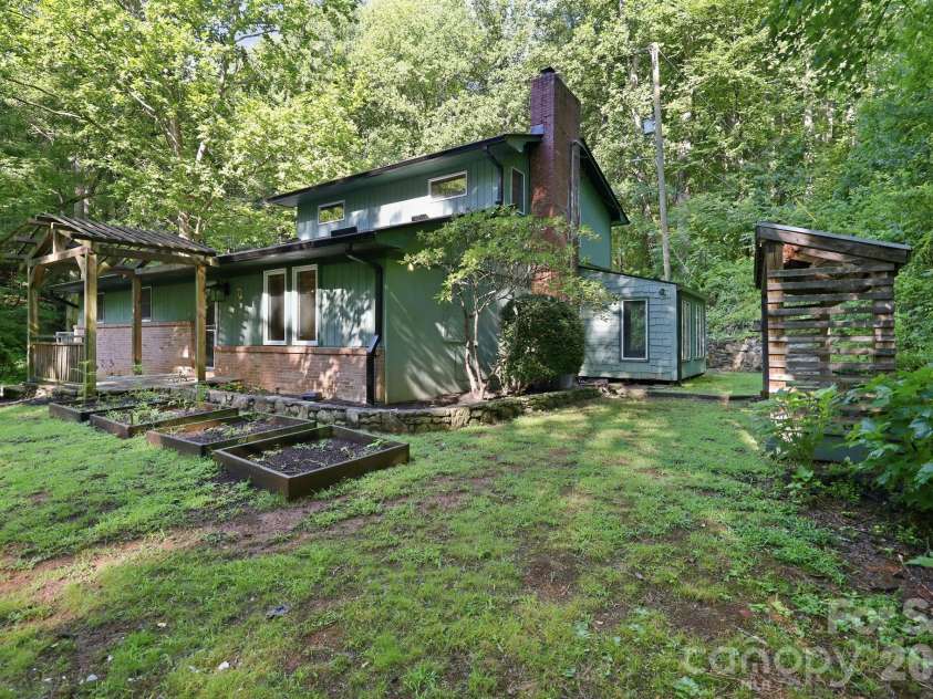 222 Morgan Cove Road, Candler, NC 28715.  MLS# CAR4403982, YatesRealty ID 40029. 