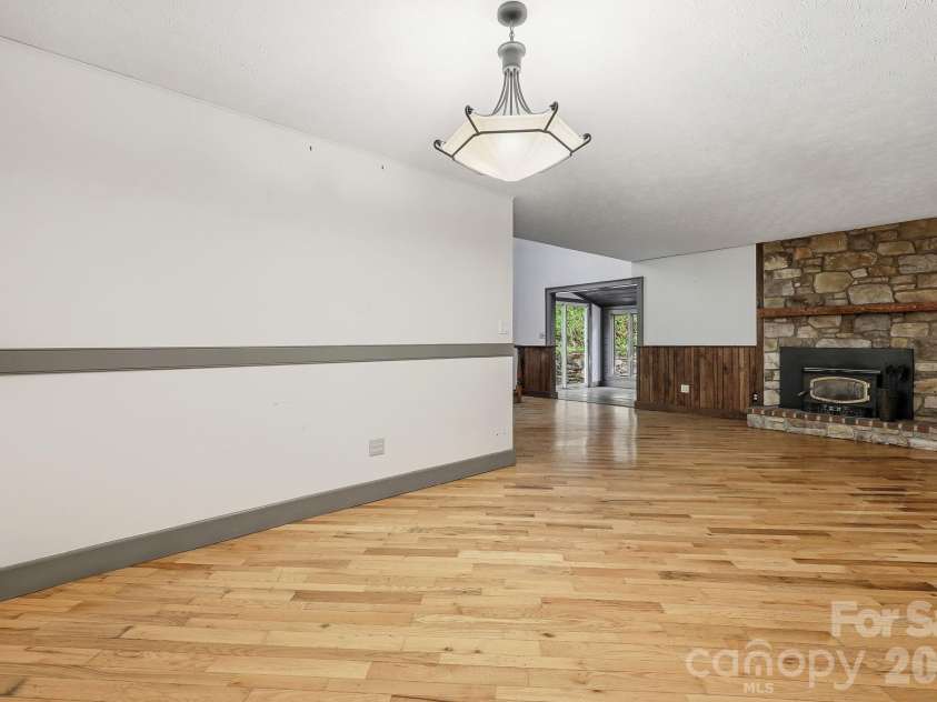 222 Morgan Cove Road, Candler, NC 28715.  MLS# CAR4403982, YatesRealty ID 40029. Dining