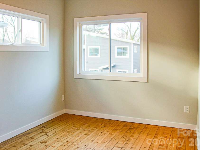 110 Lager Lane, Asheville, NC 28806.  MLS# CAR4343438, YatesRealty ID 4003. 