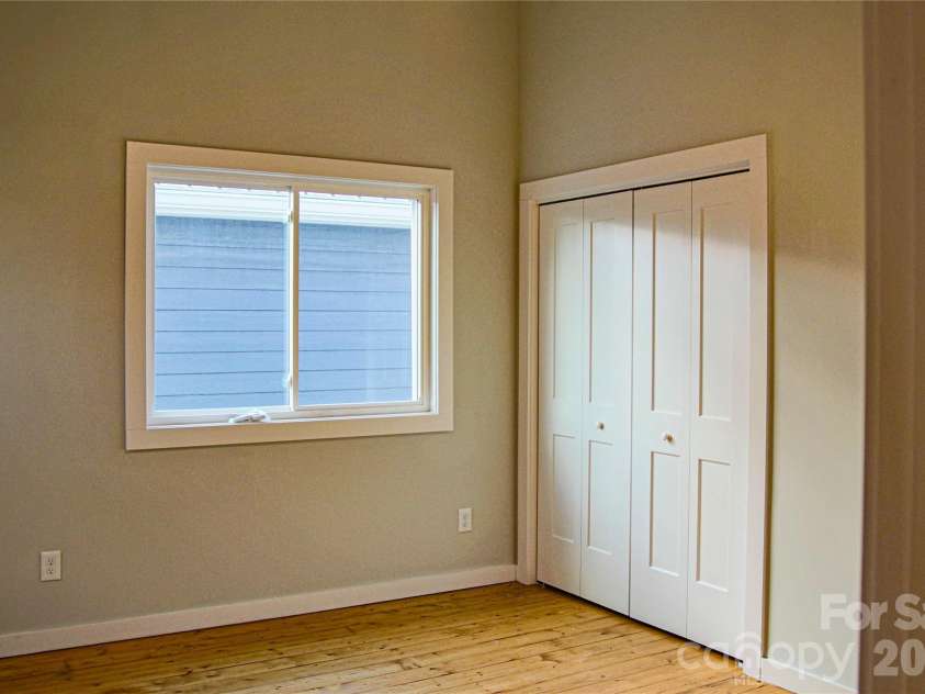 110 Lager Lane, Asheville, NC 28806.  MLS# CAR4343438, YatesRealty ID 4003. 