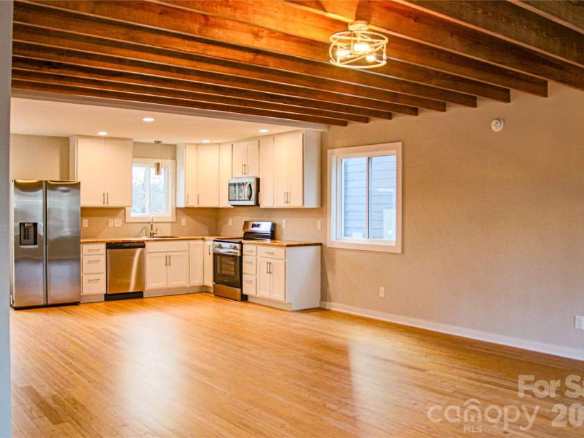 110 Lager Lane, Asheville, NC 28806.  MLS# CAR4343438, YatesRealty ID 4003. 
