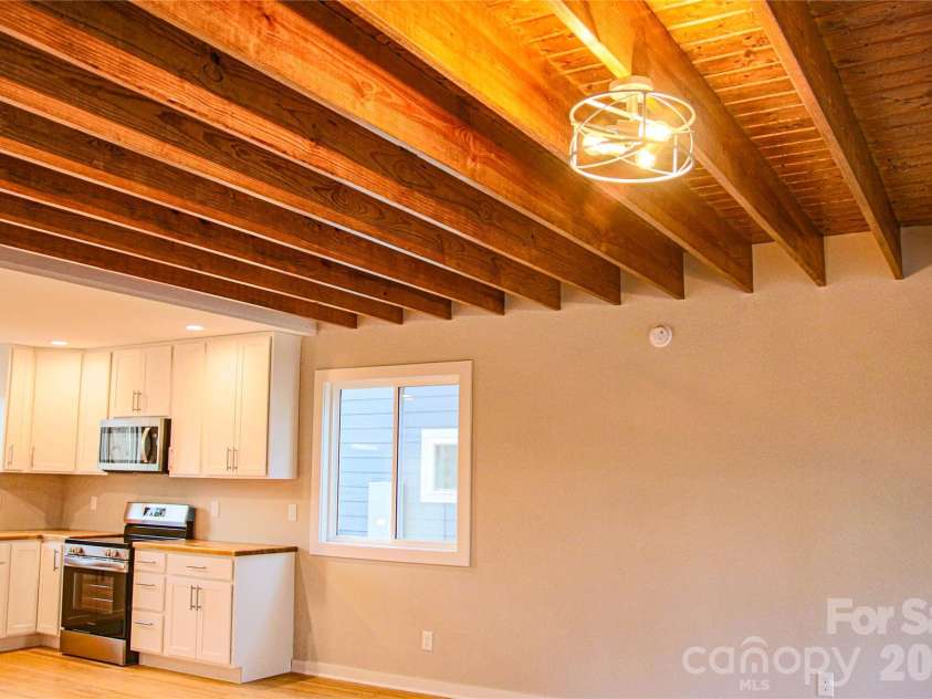 110 Lager Lane, Asheville, NC 28806.  MLS# CAR4343438, YatesRealty ID 4003. 