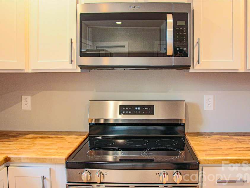 110 Lager Lane, Asheville, NC 28806.  MLS# CAR4343438, YatesRealty ID 4003. 