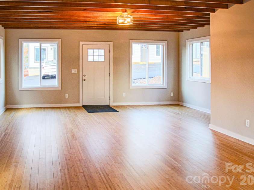 110 Lager Lane, Asheville, NC 28806.  MLS# CAR4343438, YatesRealty ID 4003. 