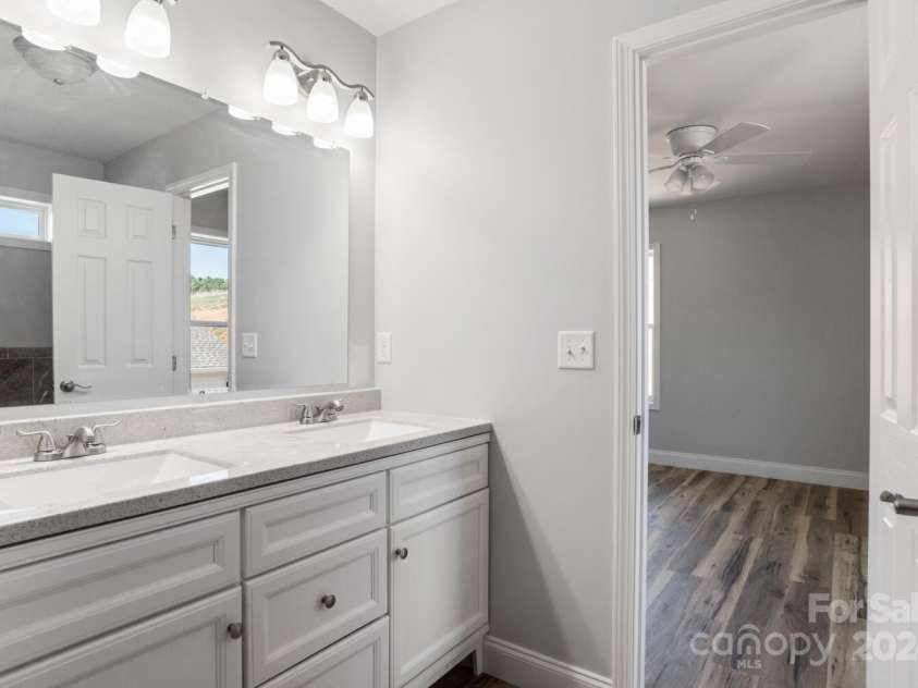 275 Quinn Hill Lane, Mars Hill, NC 28754.  MLS# CAR4108456, YatesRealty ID 4003. 