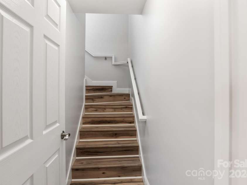 275 Quinn Hill Lane, Mars Hill, NC 28754.  MLS# CAR4108456, YatesRealty ID 4003. 