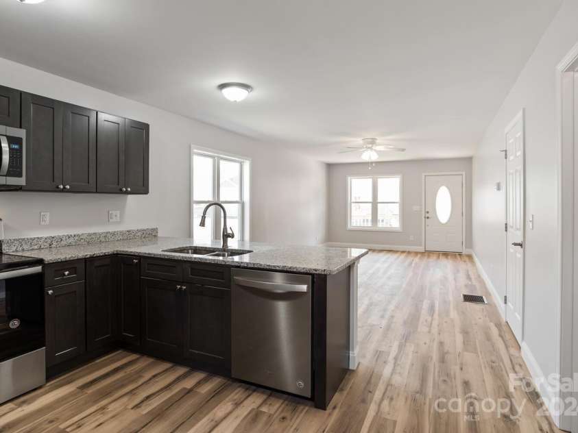 275 Quinn Hill Lane, Mars Hill, NC 28754.  MLS# CAR4108456, YatesRealty ID 4003. 