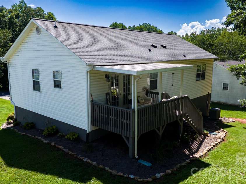 202 Raintree Lane, Morganton, NC 28655.  MLS# CAR4405273, YatesRealty ID 40030. 