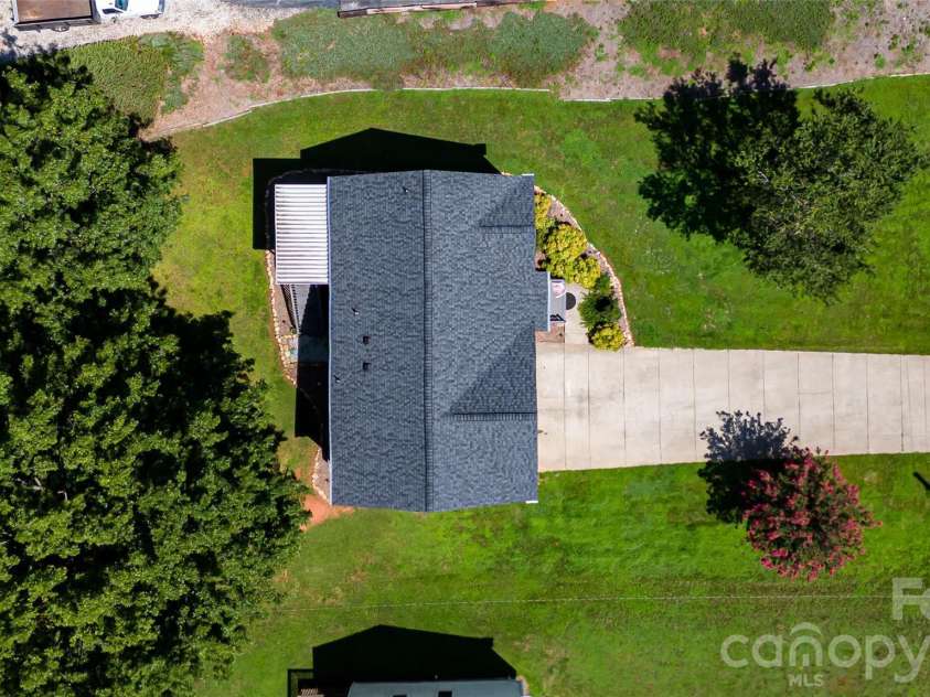 202 Raintree Lane, Morganton, NC 28655.  MLS# CAR4405273, YatesRealty ID 40030. 
