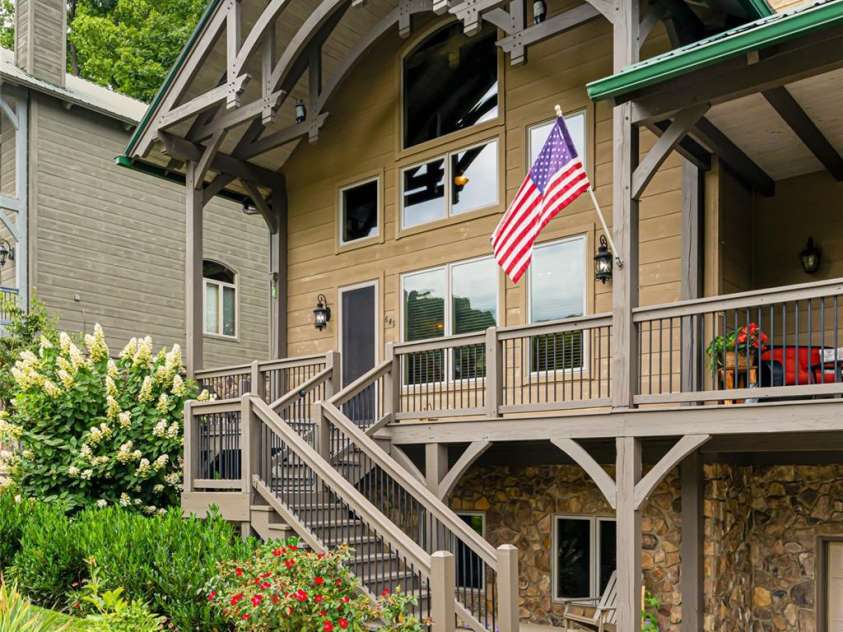 649 Panoramic Loop, Maggie Valley, NC 28751.  MLS# CAR4360546, YatesRealty ID 40031. Front exterior