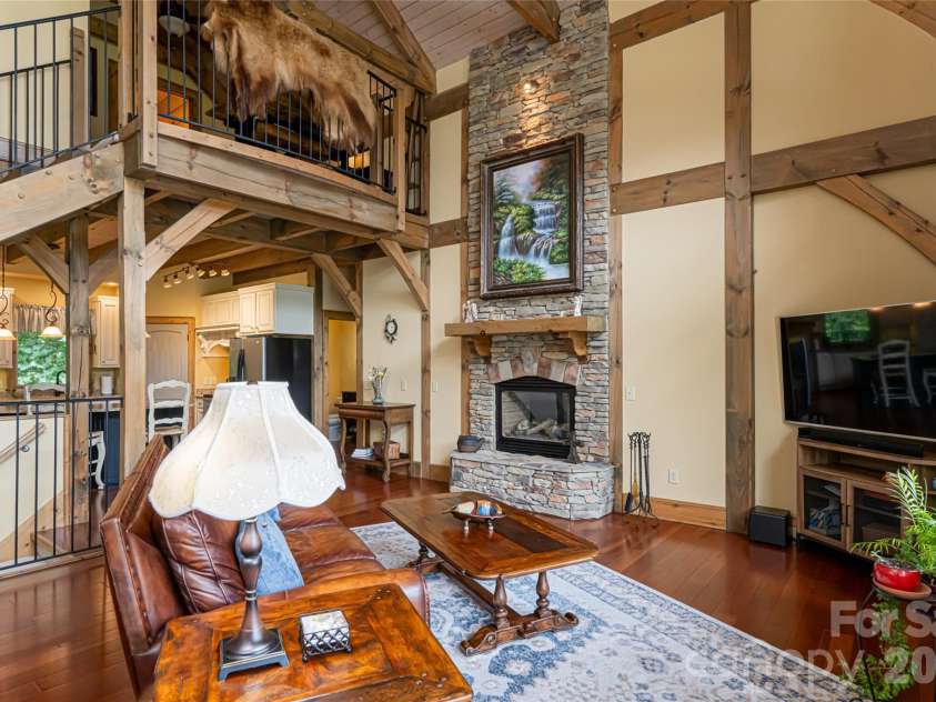 649 Panoramic Loop, Maggie Valley, NC 28751.  MLS# CAR4360546, YatesRealty ID 40031. Great room