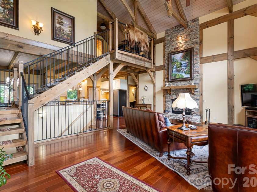 649 Panoramic Loop, Maggie Valley, NC 28751.  MLS# CAR4360546, YatesRealty ID 40031. Great room