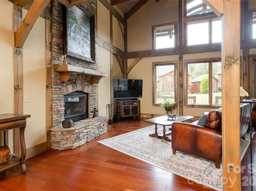 649 Panoramic Loop, Maggie Valley, NC 28751.  MLS# CAR4360546, YatesRealty ID 40031. Great room