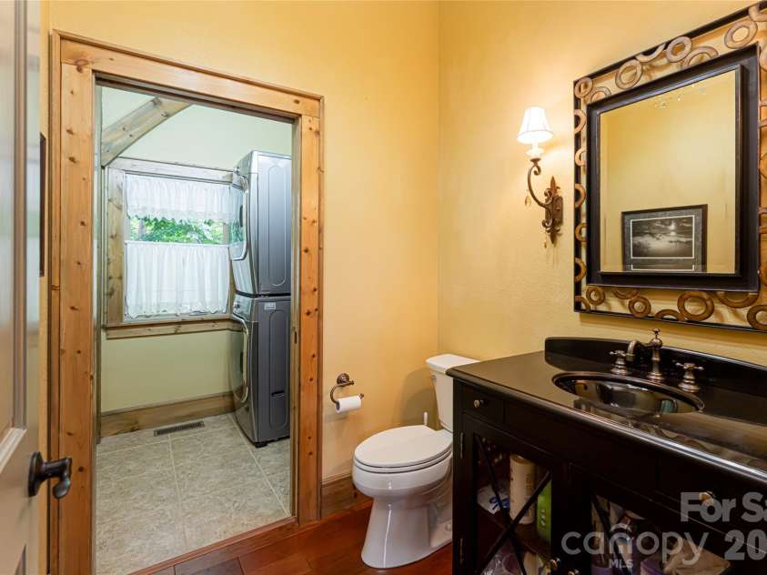 649 Panoramic Loop, Maggie Valley, NC 28751.  MLS# CAR4360546, YatesRealty ID 40031. Primary ensuite
