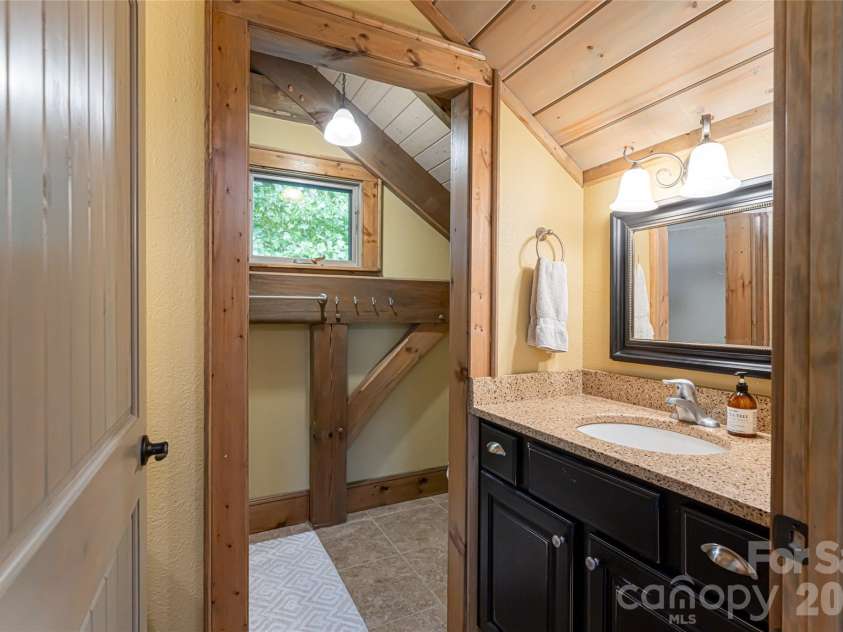 649 Panoramic Loop, Maggie Valley, NC 28751.  MLS# CAR4360546, YatesRealty ID 40031. Upper bathroom