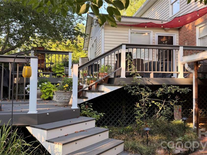 119 Country Meadow Lane, Kings Mountain, NC 28086.  MLS# CAR4396078, YatesRealty ID 40032. Trex decking