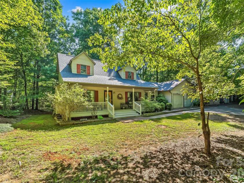 34 Lakeside Drive, Marion, NC 28752.  MLS# CAR4404651, YatesRealty ID 40034. 