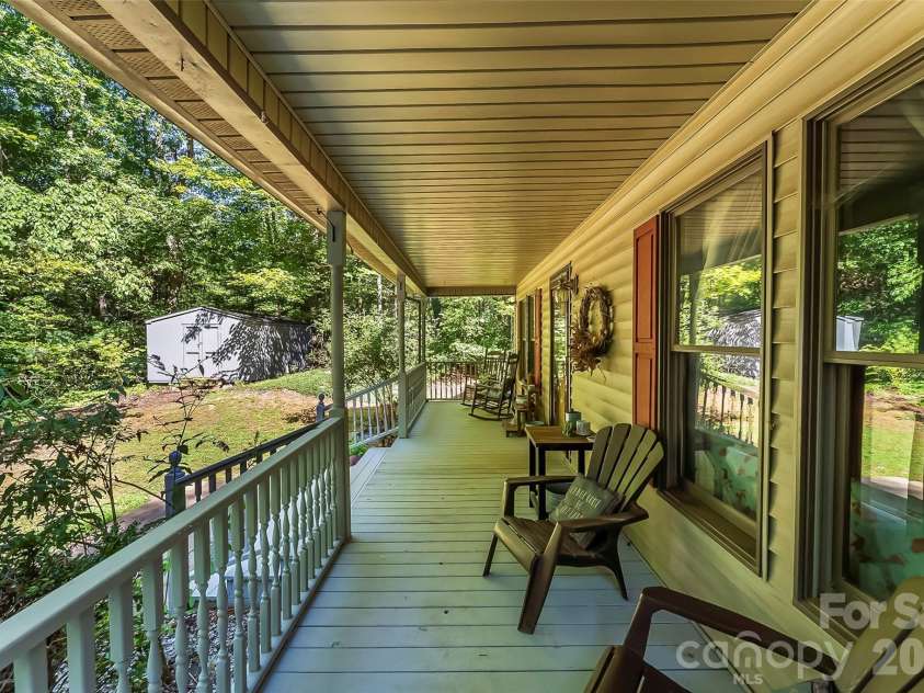 34 Lakeside Drive, Marion, NC 28752.  MLS# CAR4404651, YatesRealty ID 40034. 