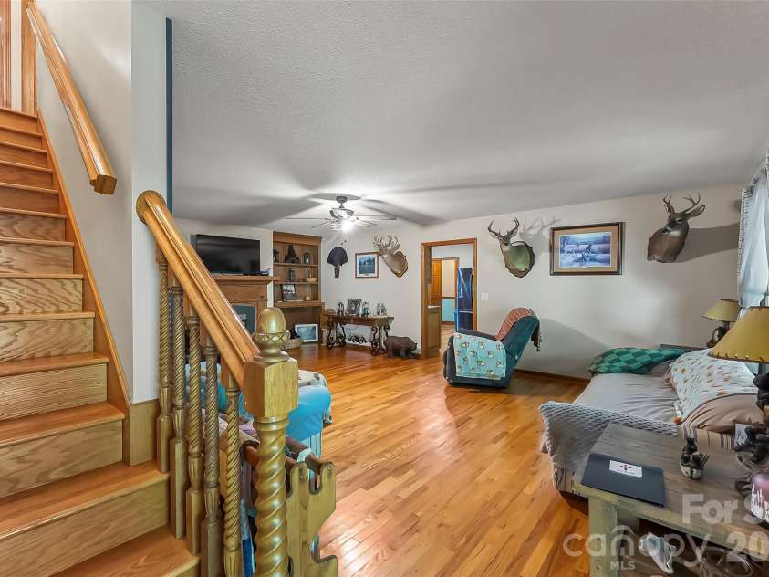 34 Lakeside Drive, Marion, NC 28752.  MLS# CAR4404651, YatesRealty ID 40034. 