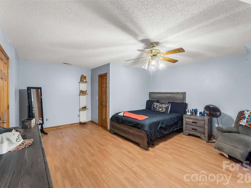 34 Lakeside Drive, Marion, NC 28752.  MLS# CAR4404651, YatesRealty ID 40034. 