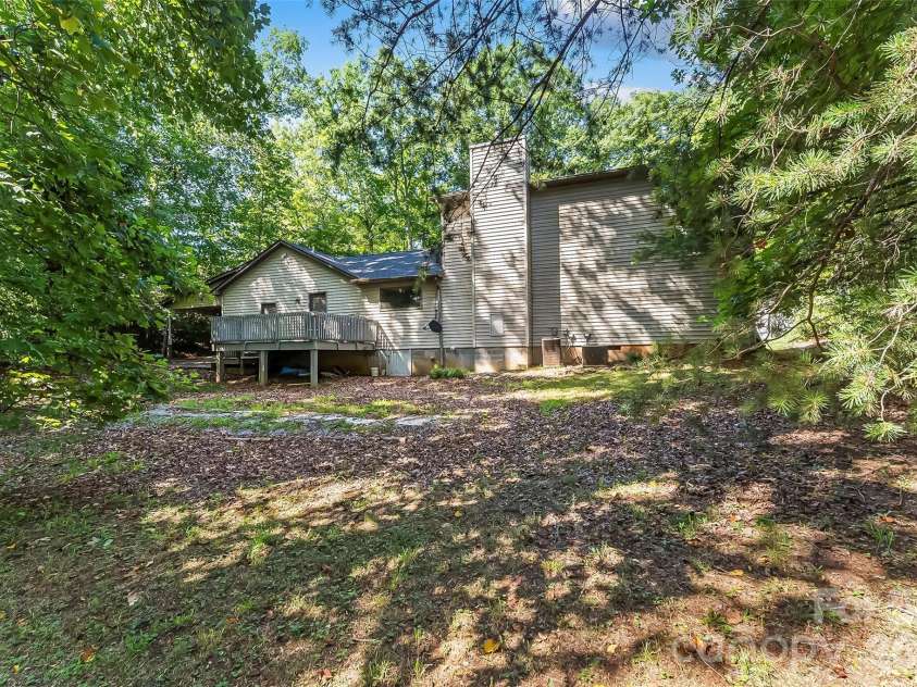 34 Lakeside Drive, Marion, NC 28752.  MLS# CAR4404651, YatesRealty ID 40034. 