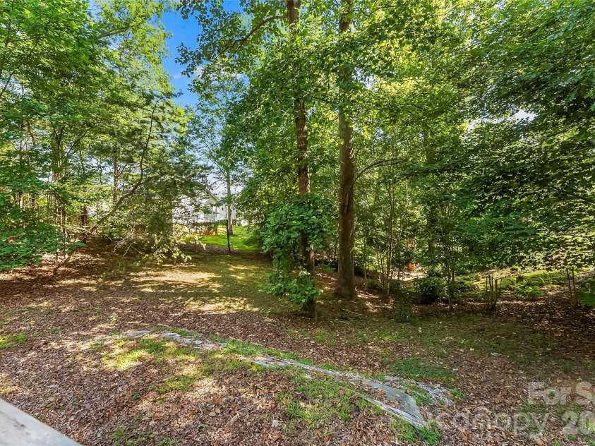 34 Lakeside Drive, Marion, NC 28752.  MLS# CAR4404651, YatesRealty ID 40034. 